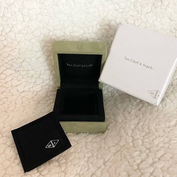 Van Cleef & Arpels Jewelry - Van Cleef & Arpels Gift Box Set